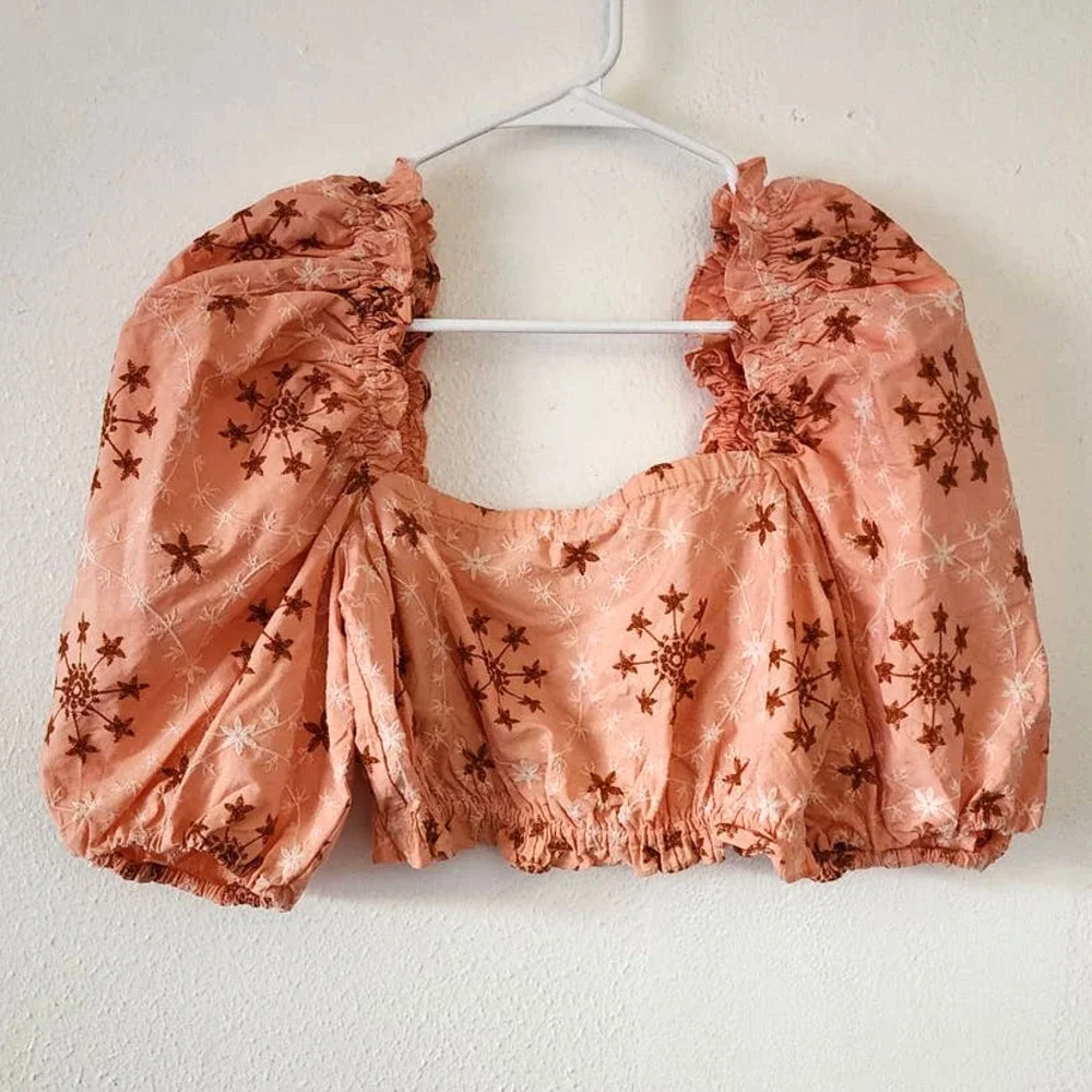 Zara Embroidered Voluminous Crop Top in Salmon - Picture 3 of 14